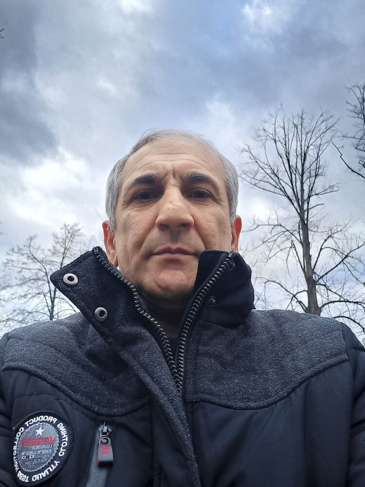  24699834  , 61 ,    