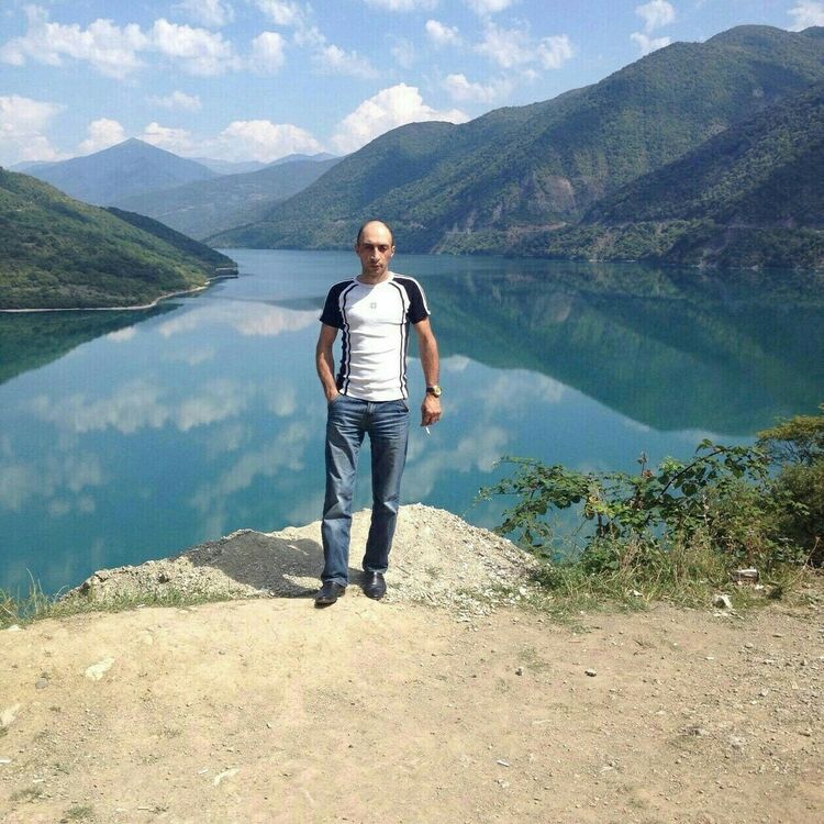  10910734  Petya, 42 ,    