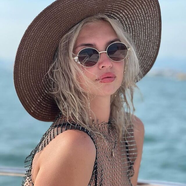 ,   , 28 ,   ,   