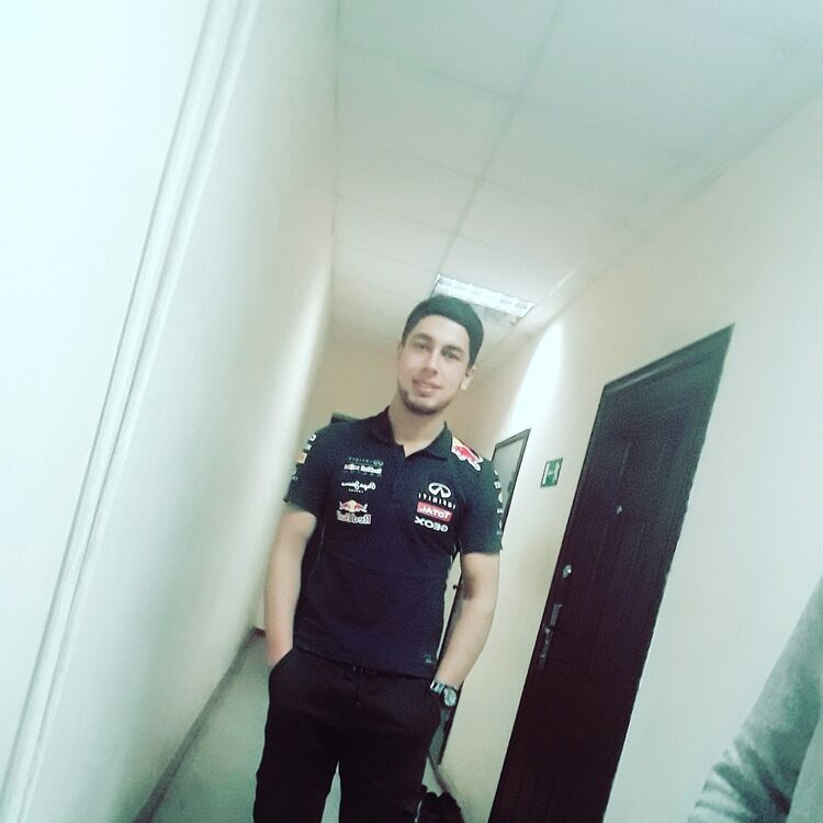  18332054  Alisher, 29 ,    