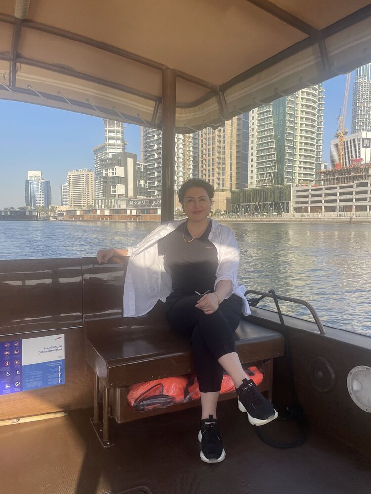  ,   Alya, 43 ,   c 