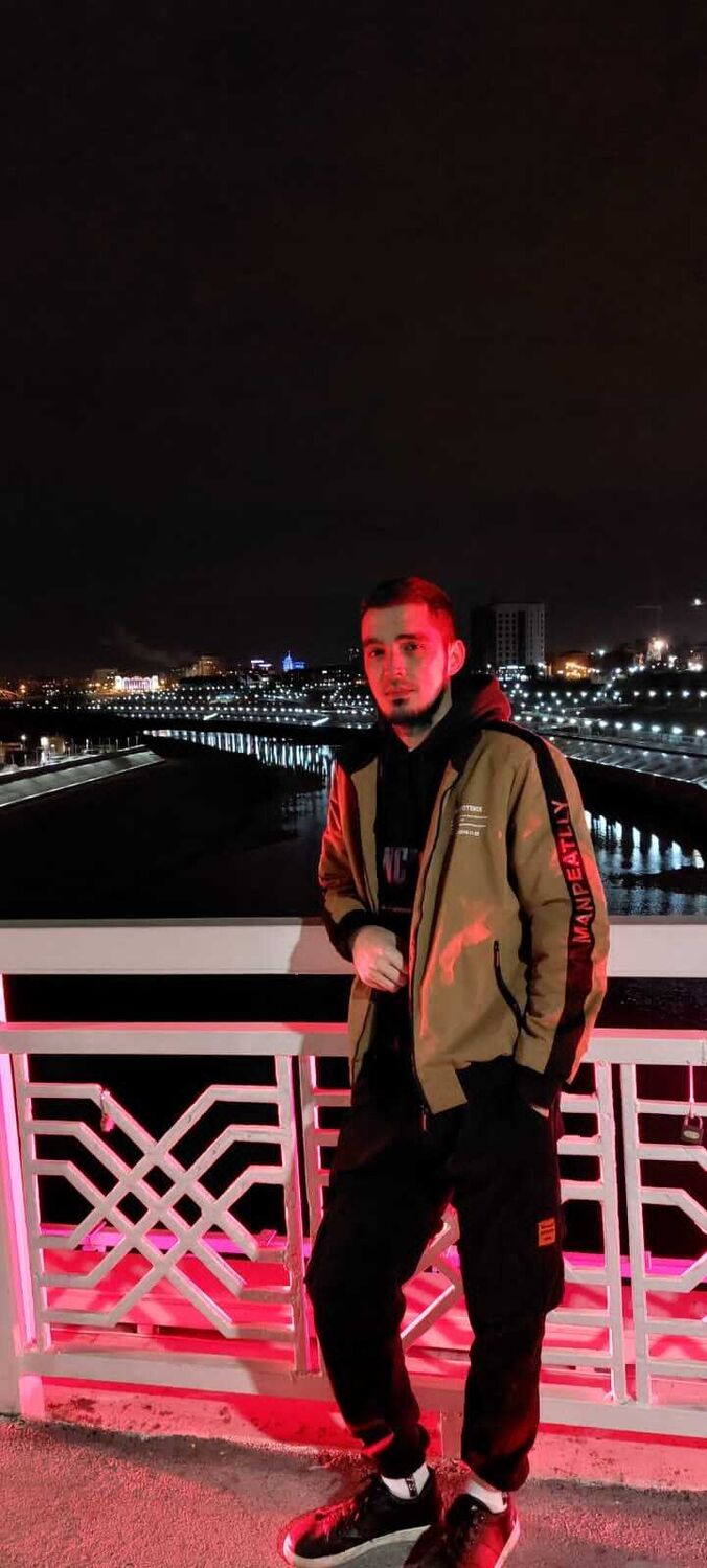  30305194  Artem, 30 ,    