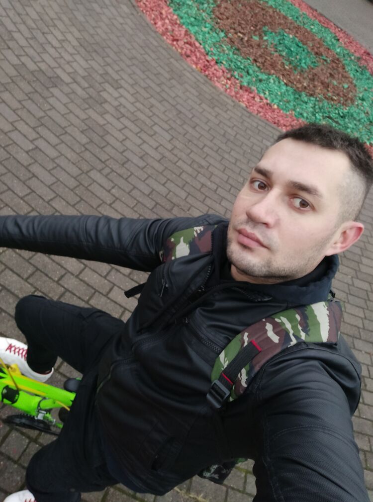  46562844  , 33 ,    