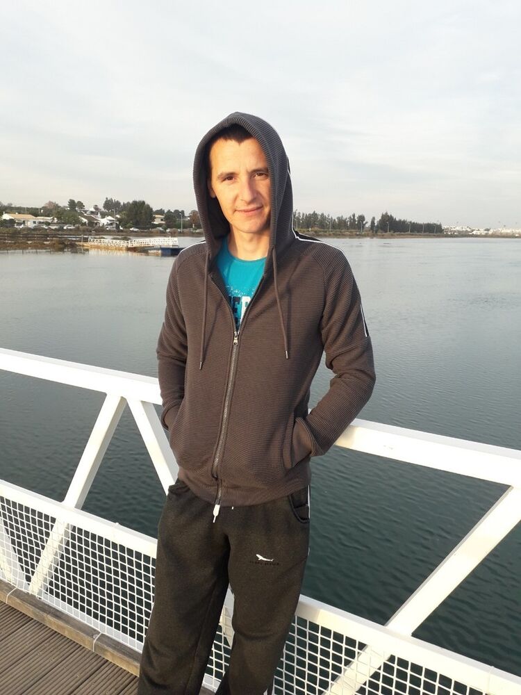  18287204  Alex velea, 35 ,    