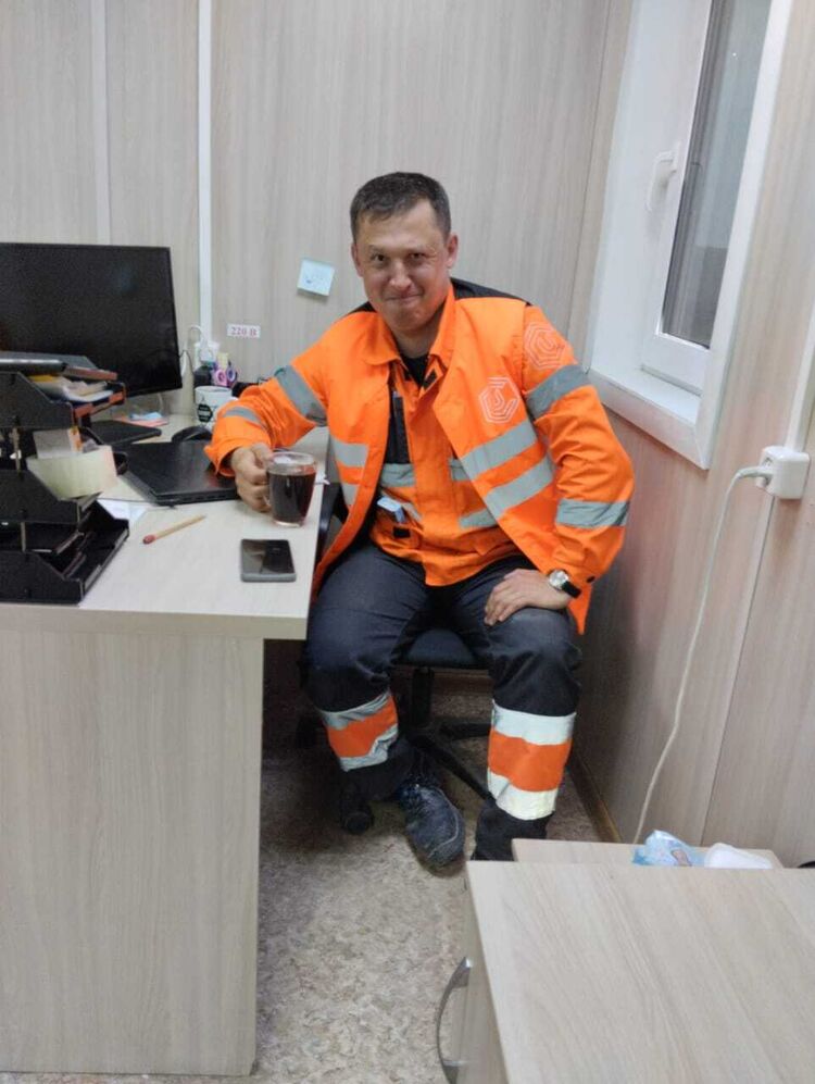  54468194  Pavel, 43 ,    