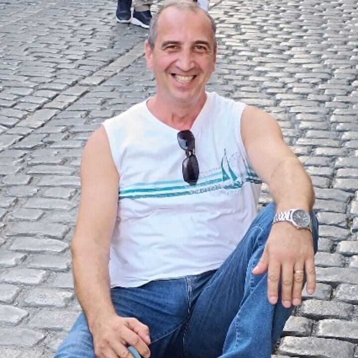 52881334  Roma, 51 ,    