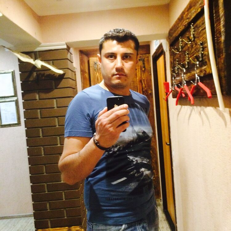  ,   Parviz, 43 ,   ,   , c 