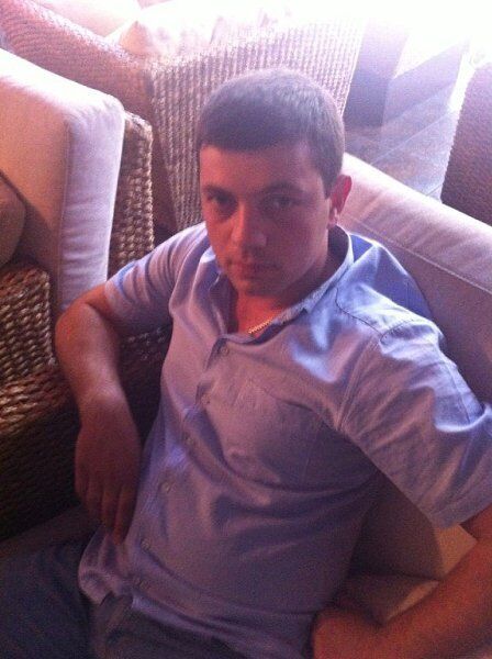  31778014  Artem, 37 ,    