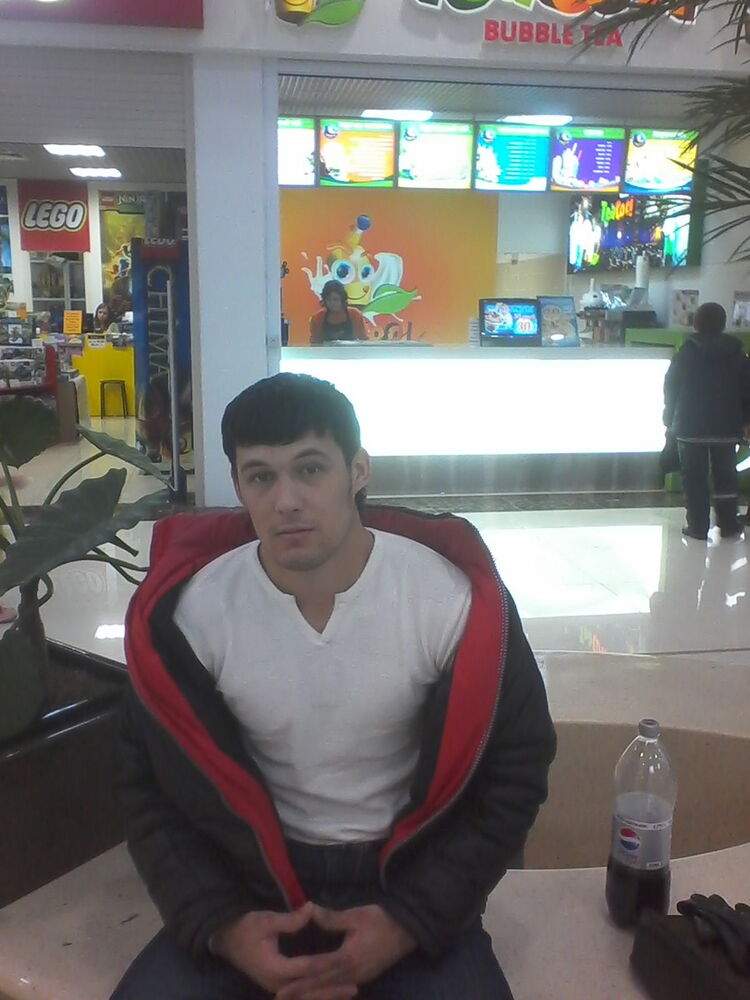  5862124  Ukesh, 39 ,    -