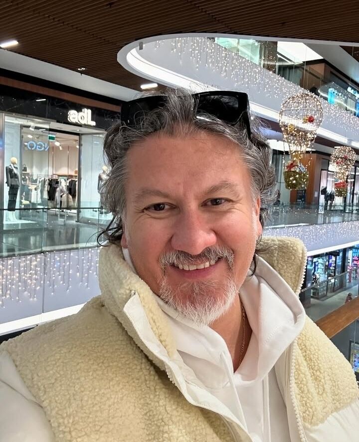  48697774  Kenneth, 59 ,    Abbots Langley
