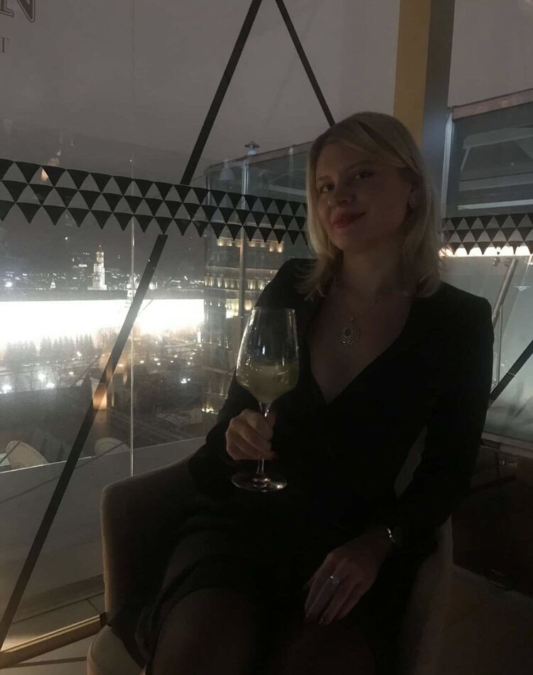  ?,   Elisa, 44 ,   c 