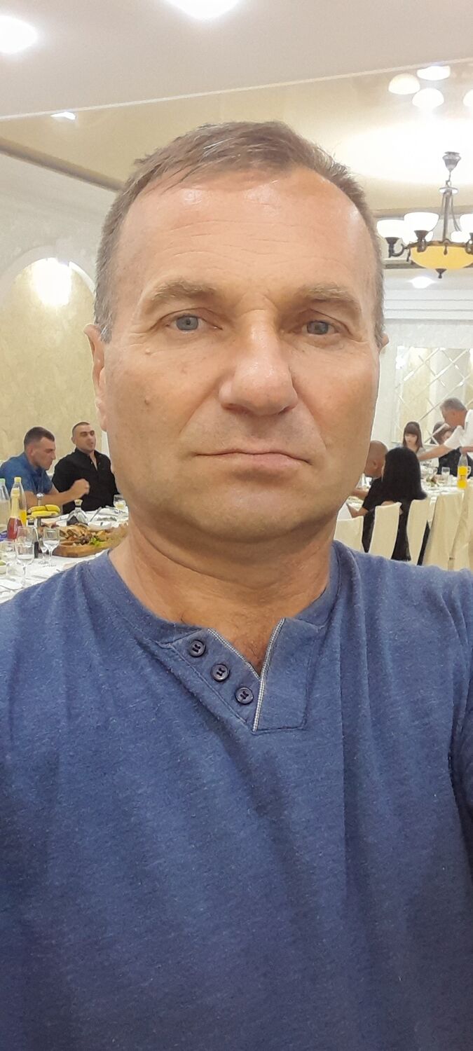  36454994  Dinu, 52 ,    