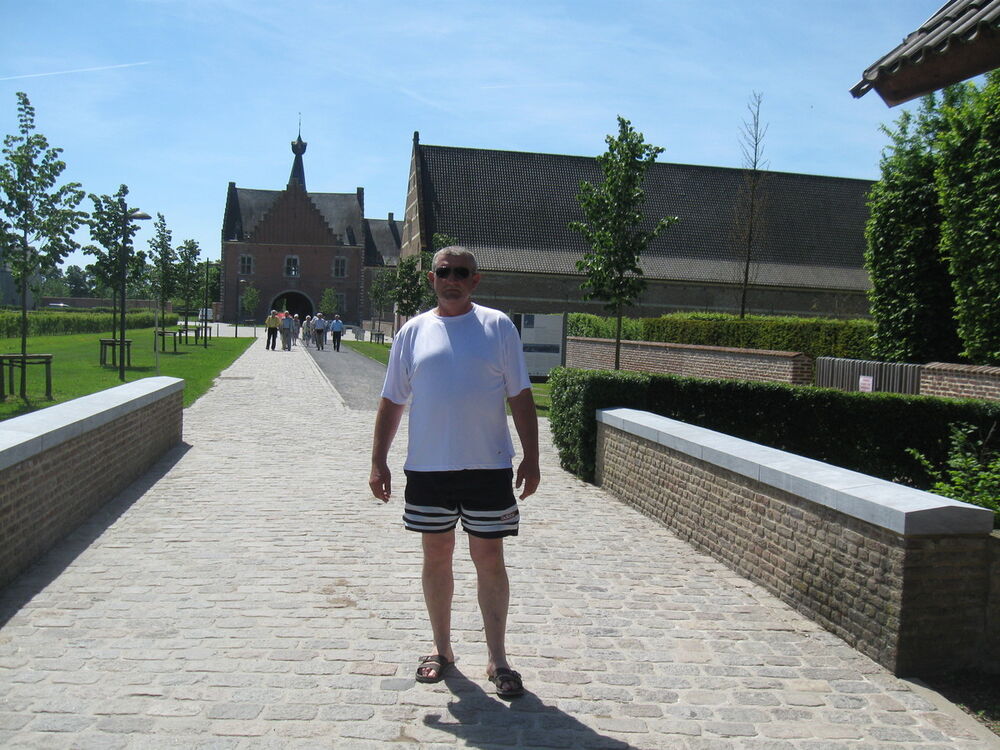  9889114  Vasil, 58 ,    