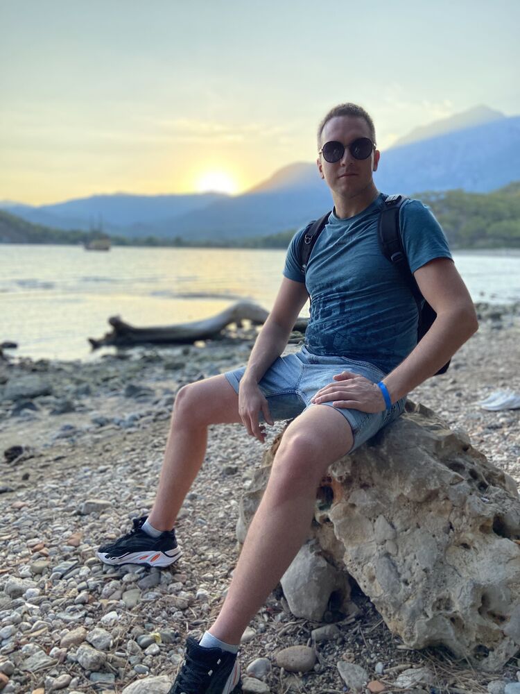  ,   Alex, 34 ,   