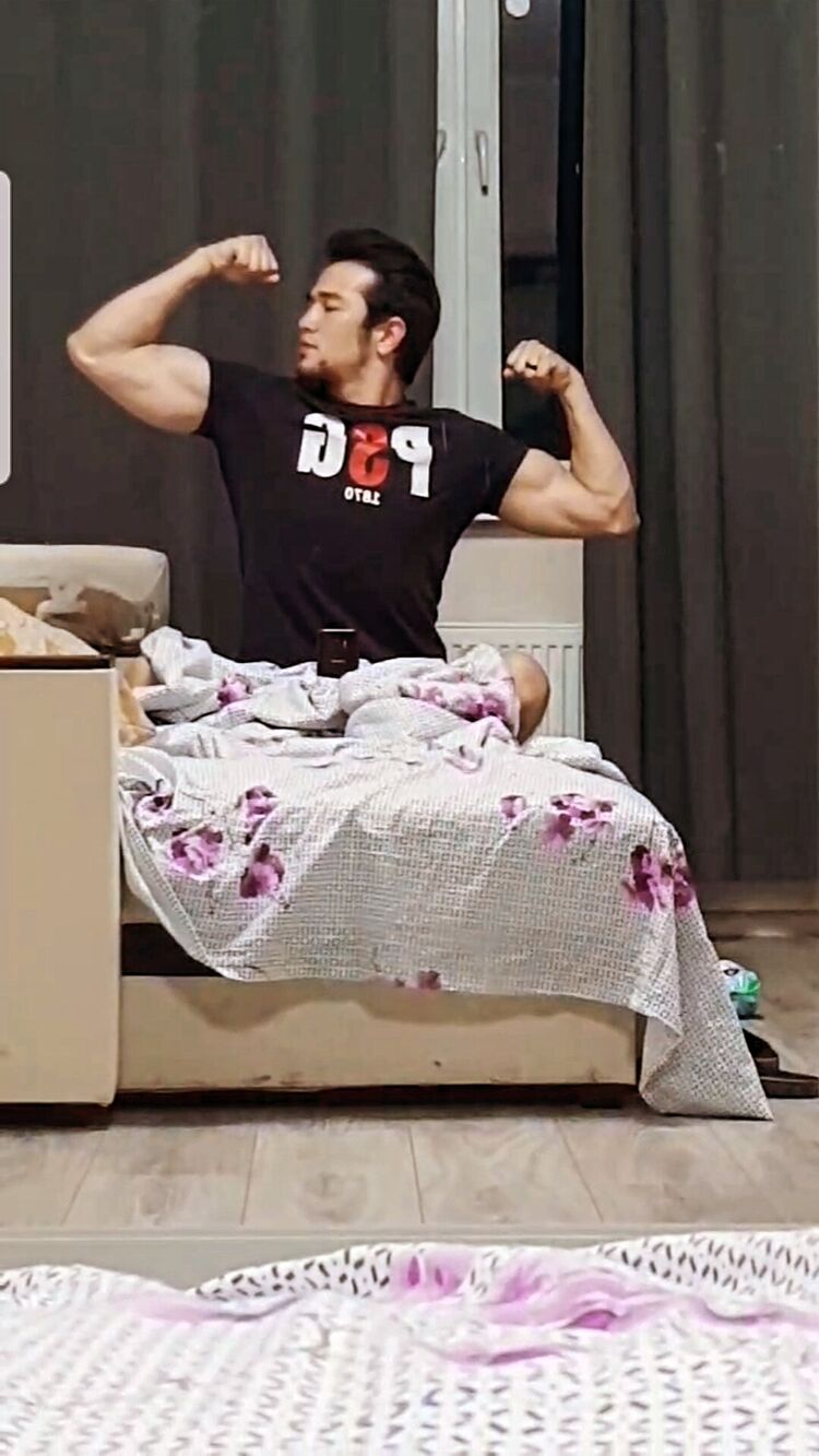  35302864  Atakhanov, 25 ,    -