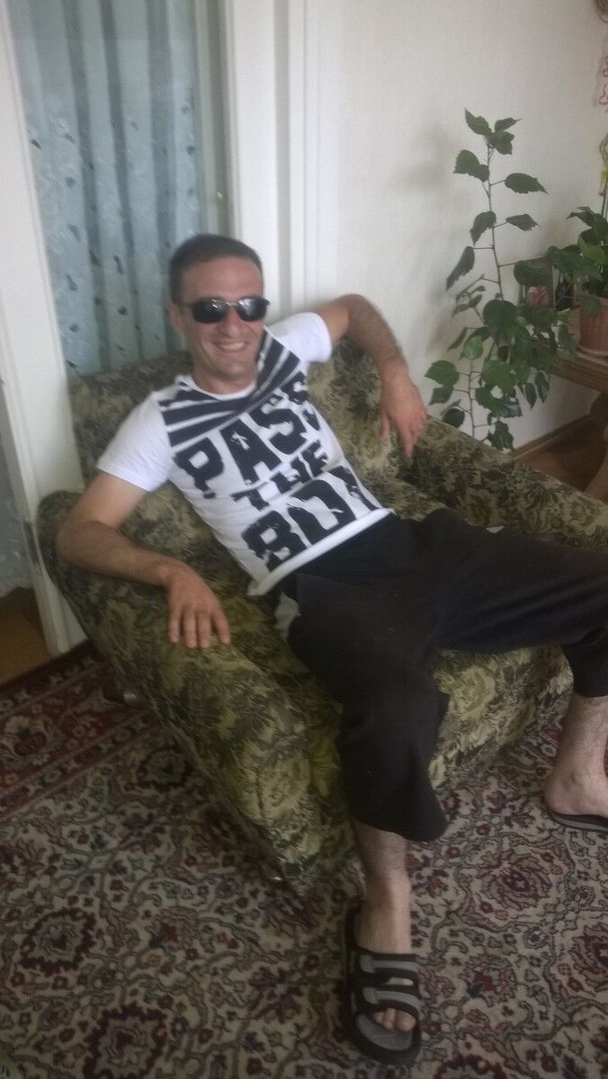  ,   Rudi, 47 ,   