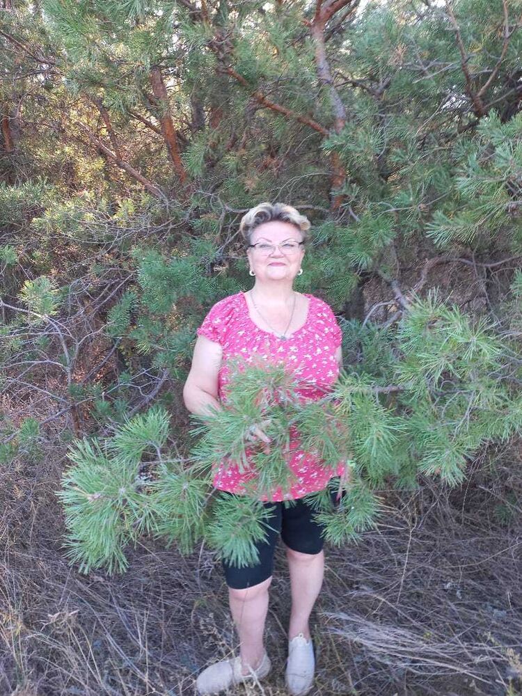  38184774  Elena, 52 ,    