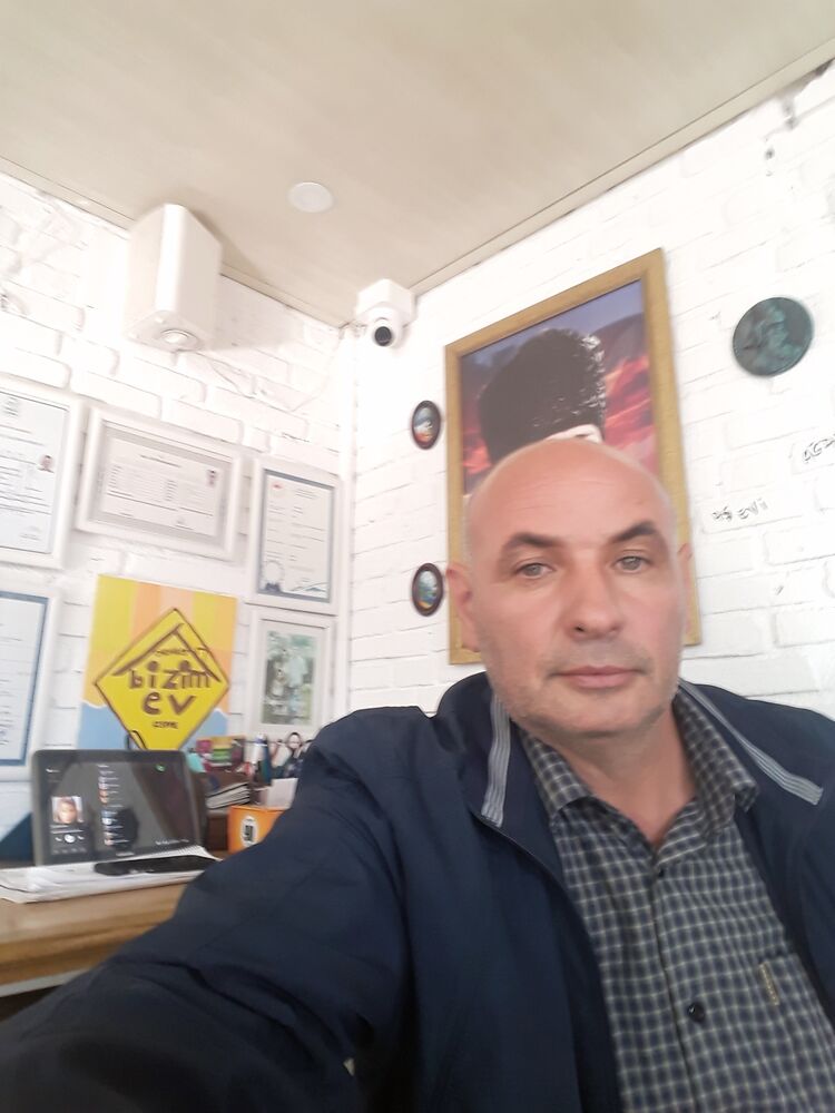  30755404  Ali, 52 ,    