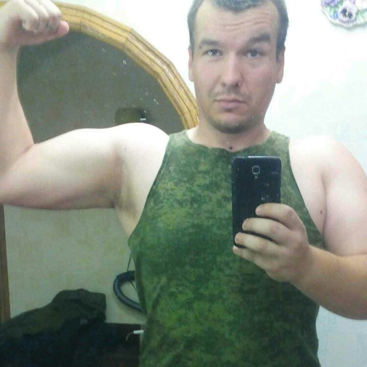  28318974  Mikhail, 33 ,    