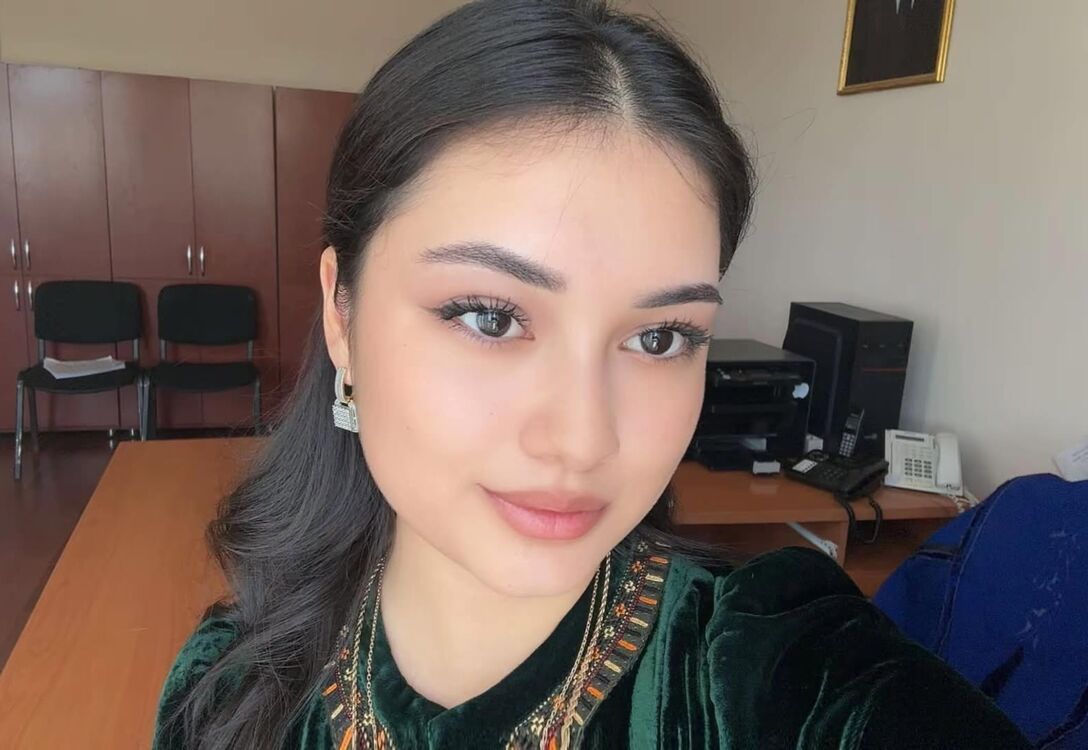  54194014  Dilya, 25 ,    