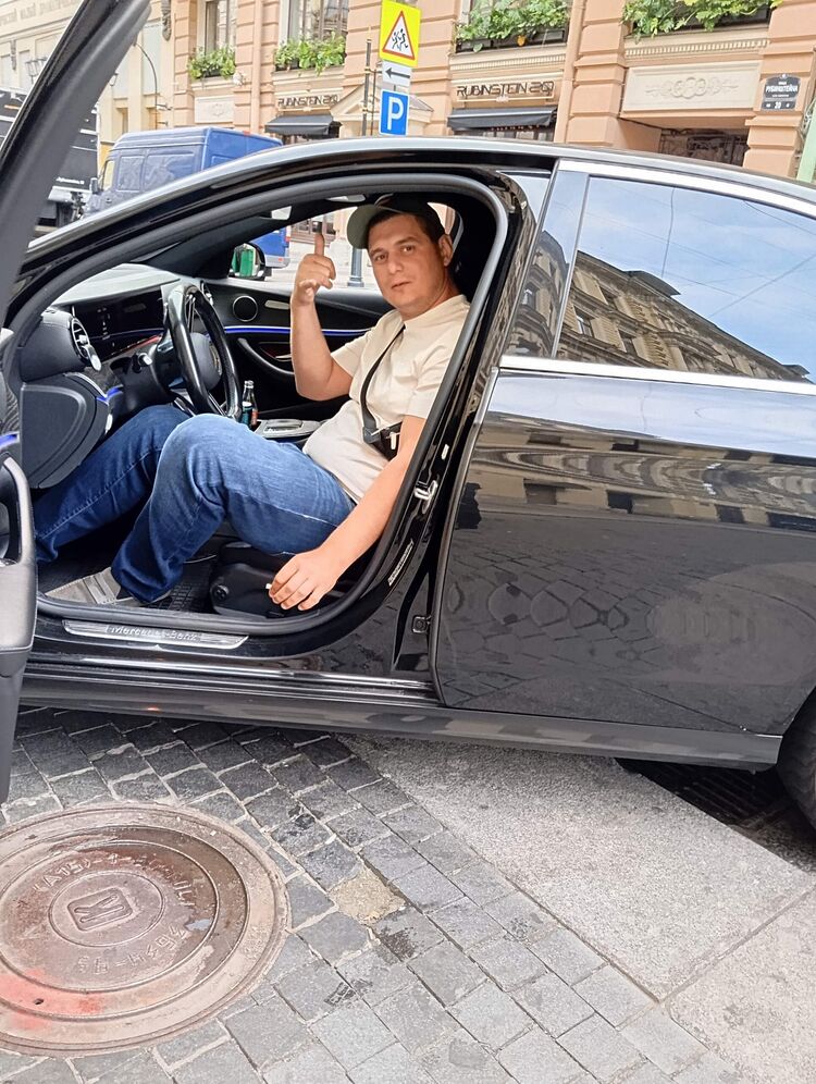  51042574  , 33 ,    -