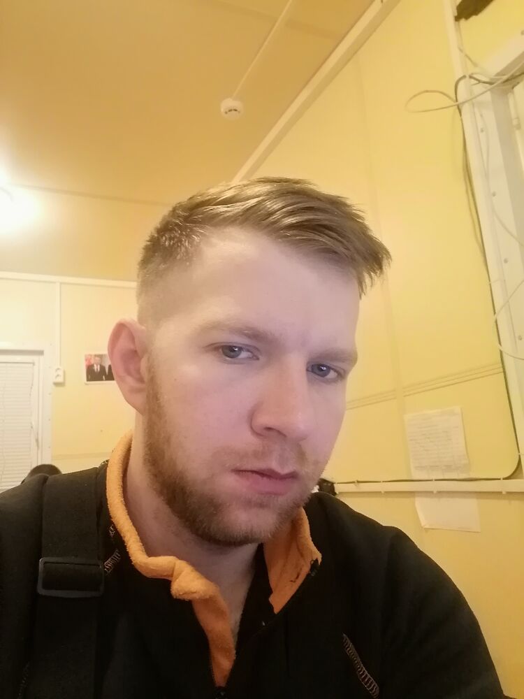  ,   Maxim, 32 ,     , c 