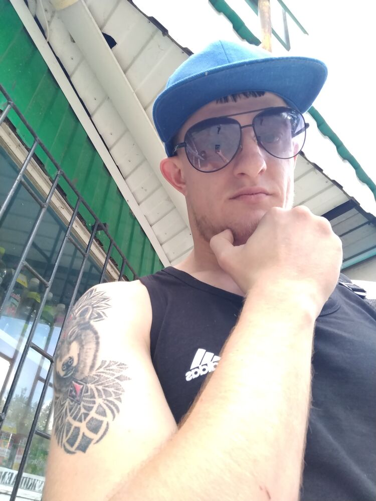  35797264  Alexey, 24 ,    