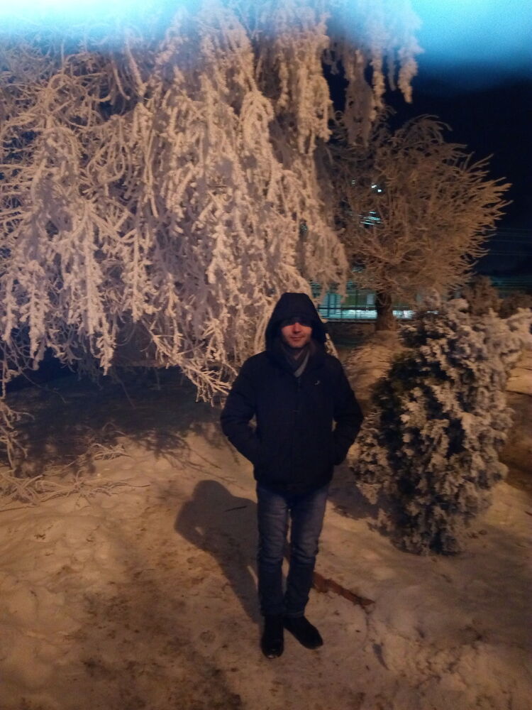  ,   Maga, 46 ,  
