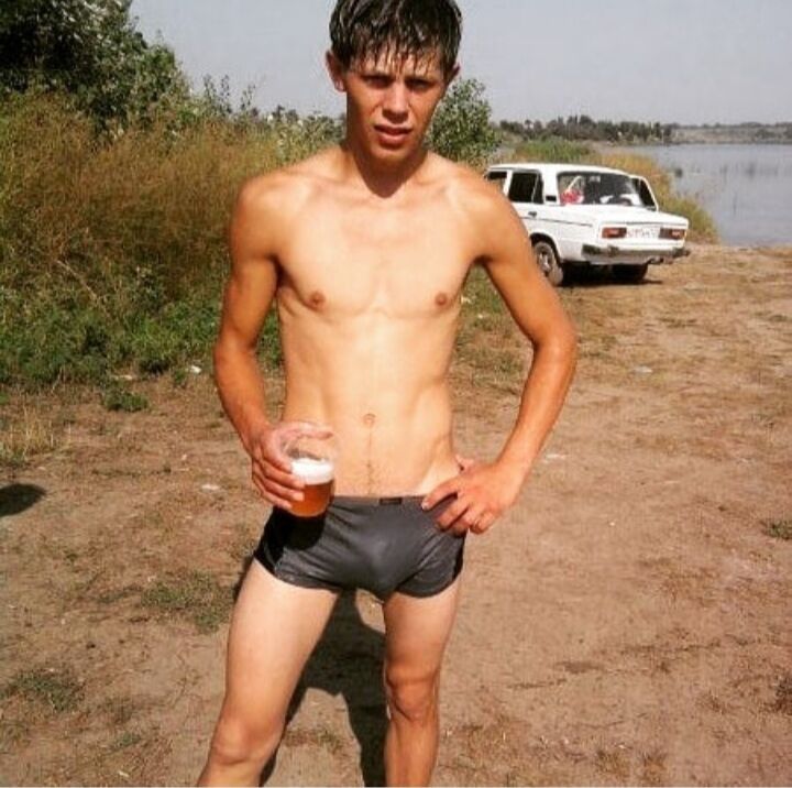  32690834  Ivan, 29 ,    