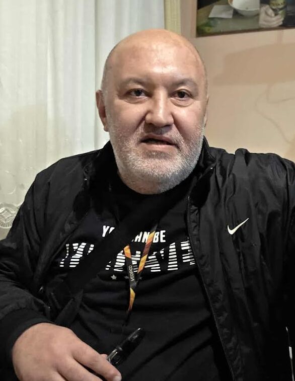  53906304  Paata, 50 ,    