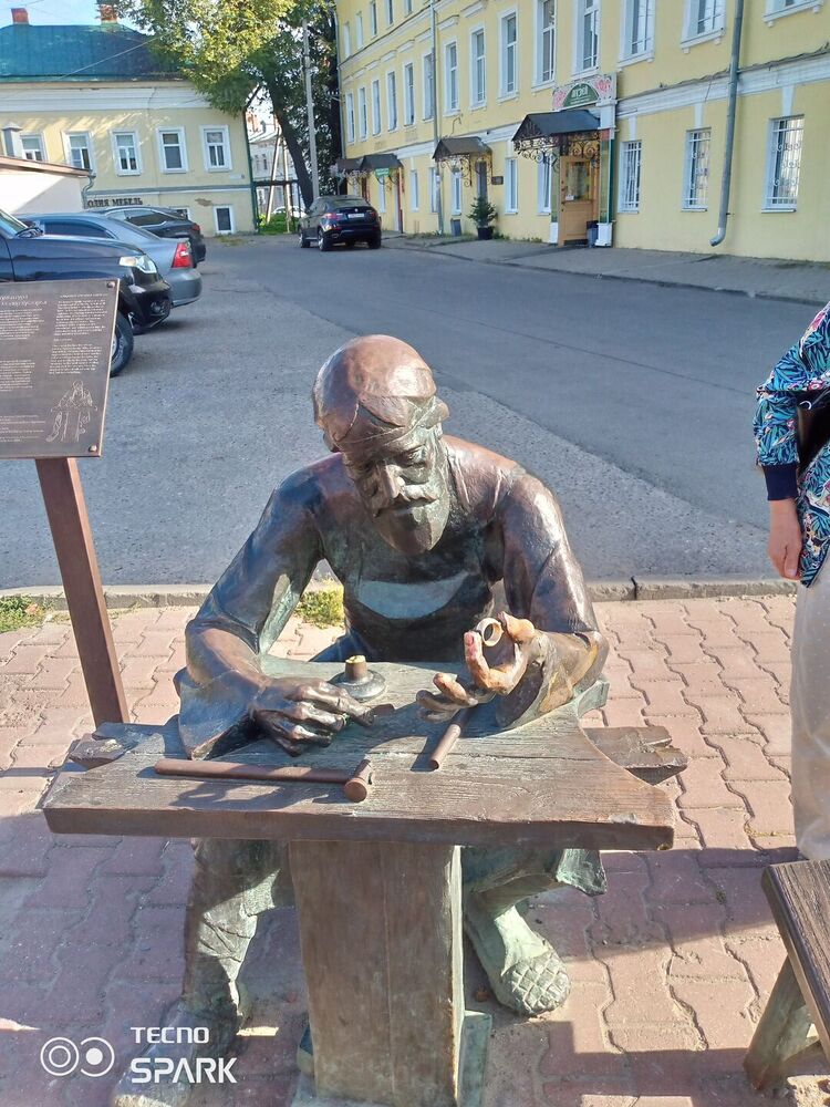  46498354  Viktor, 57 ,     