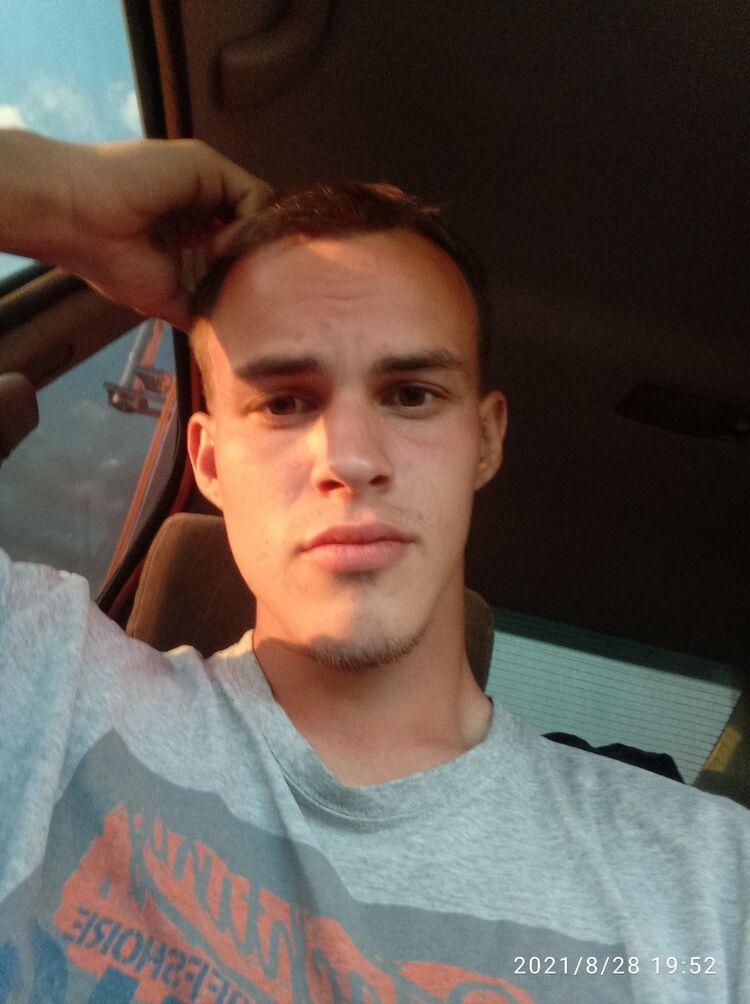  28329924  Vladislav, 25 ,    