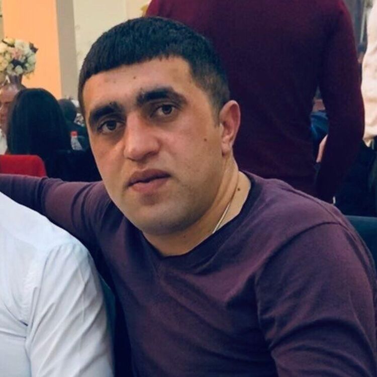  26875334  Andranik, 31 ,    