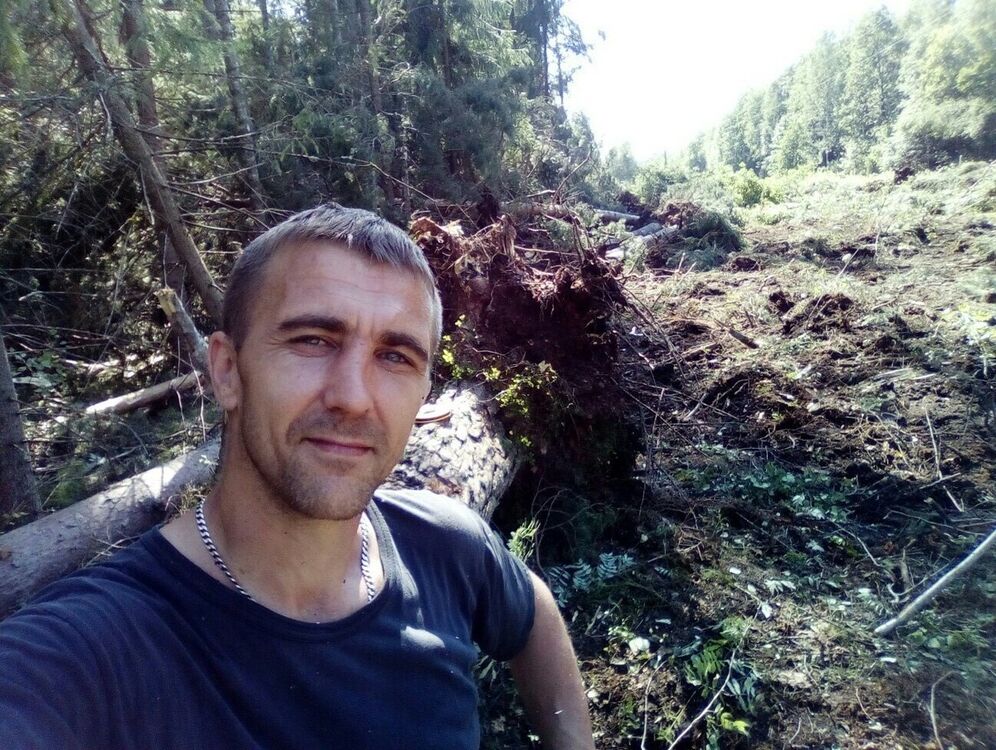  18092374  Andrei, 44 ,     