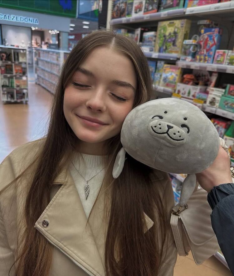  54438554  , 23 ,    -