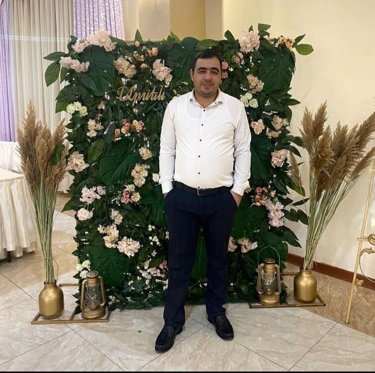  44364824  Vahe, 35 ,    