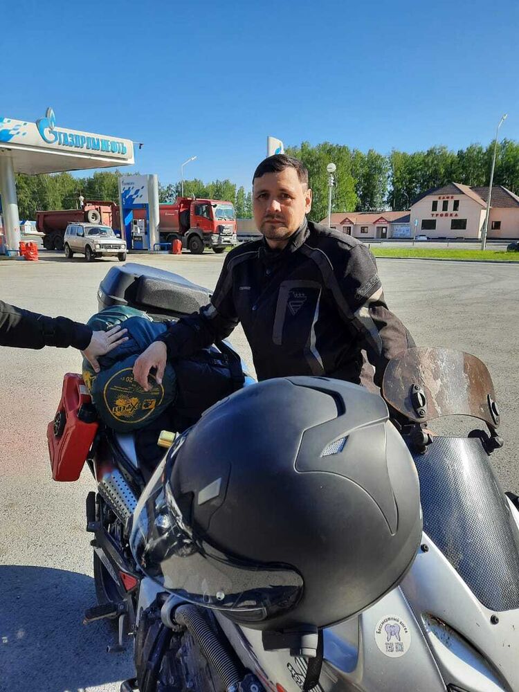  31118584  Evgen, 49 ,    