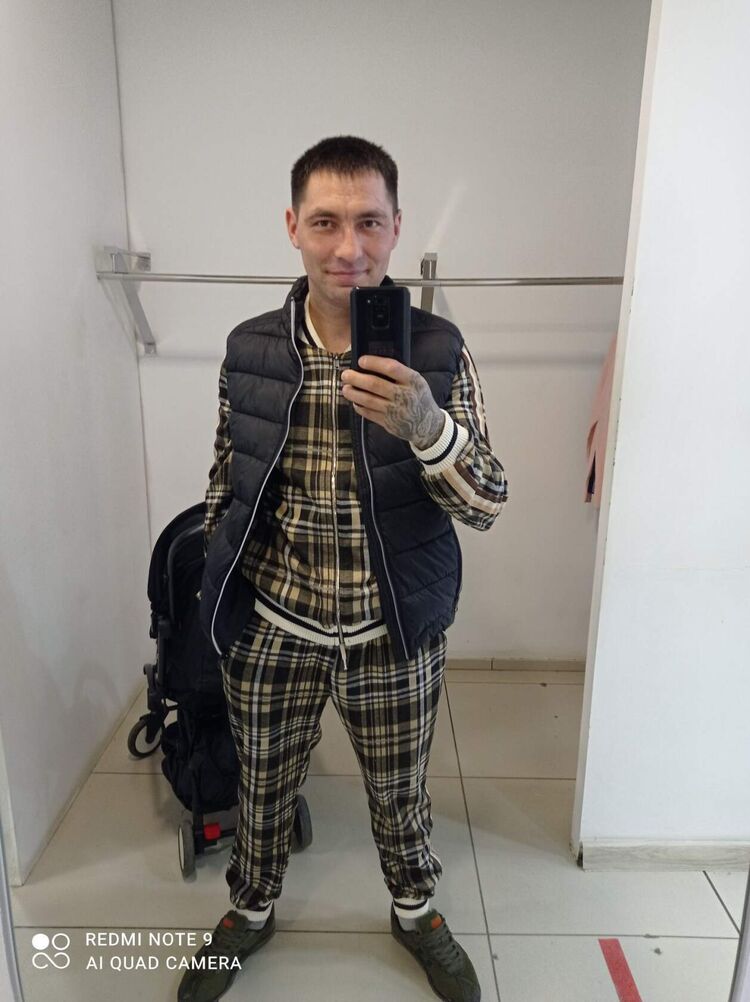  48828214  Aleksey, 37 ,    