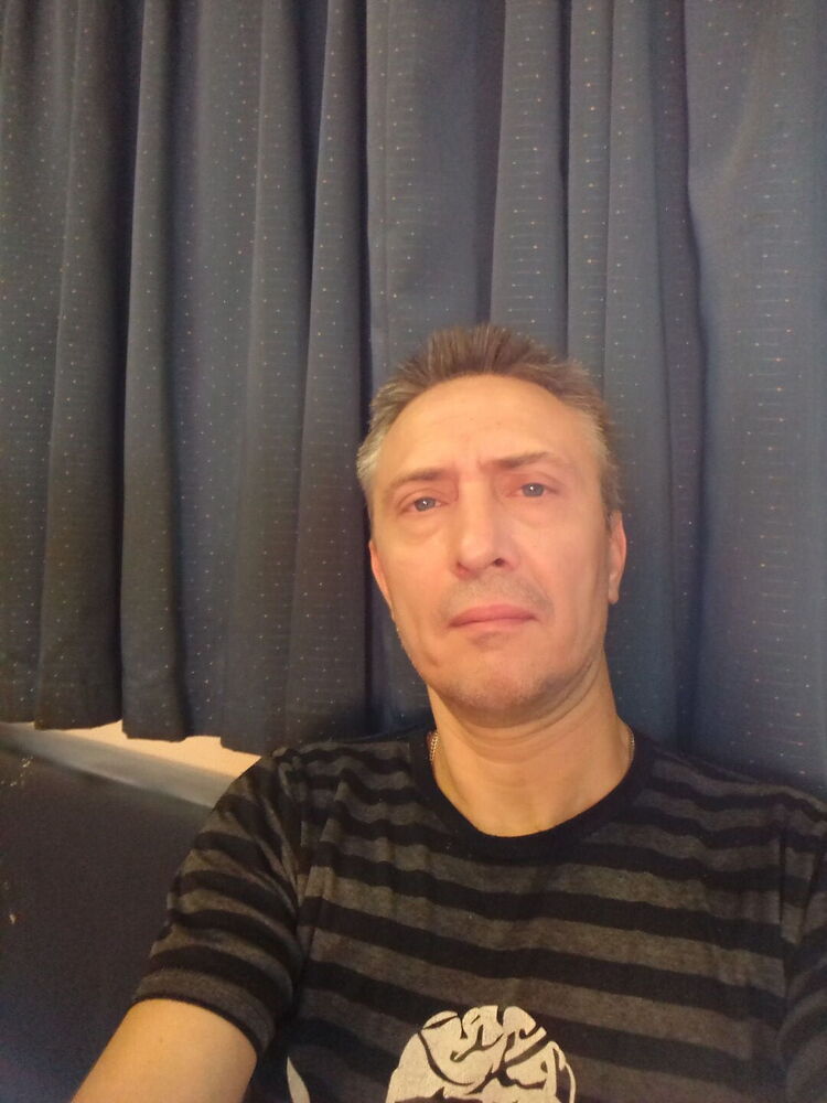  ,   Viktor, 52 ,   ,   