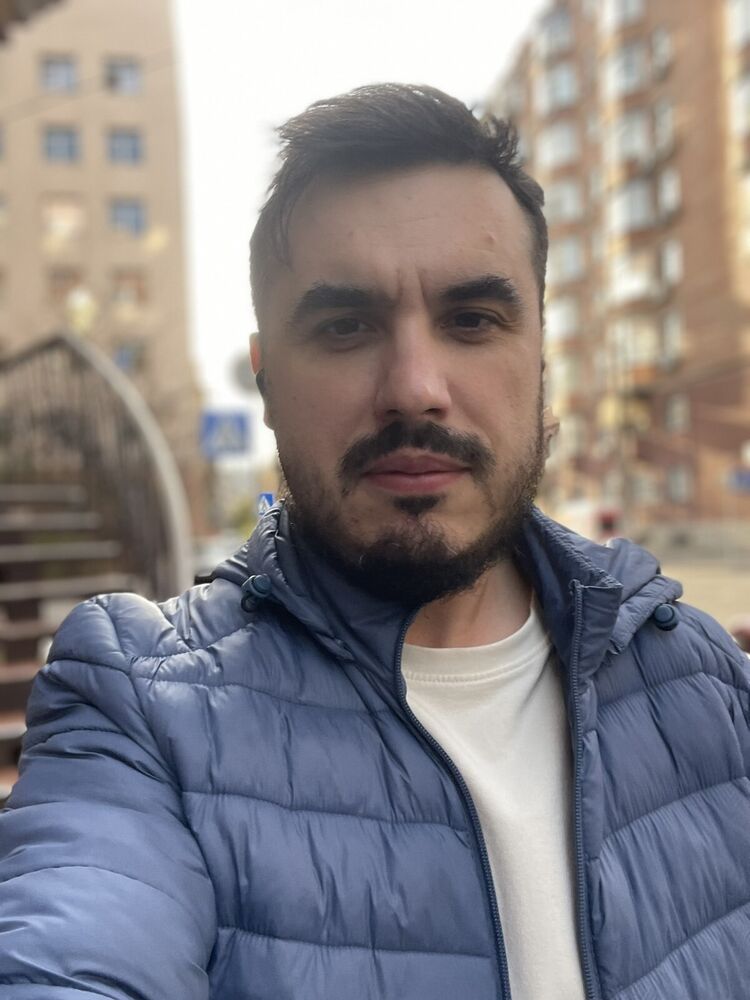 ���� 40411644 ������� Leo, 37 ���, ���� ���������� � �����