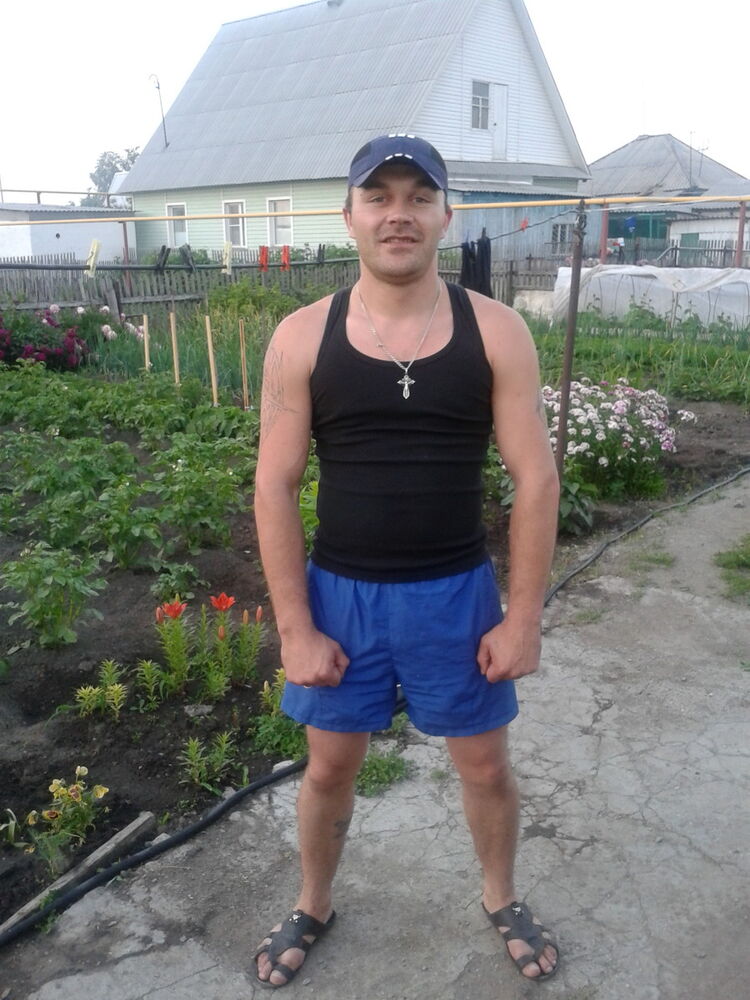  ,   Viktor, 38 ,  