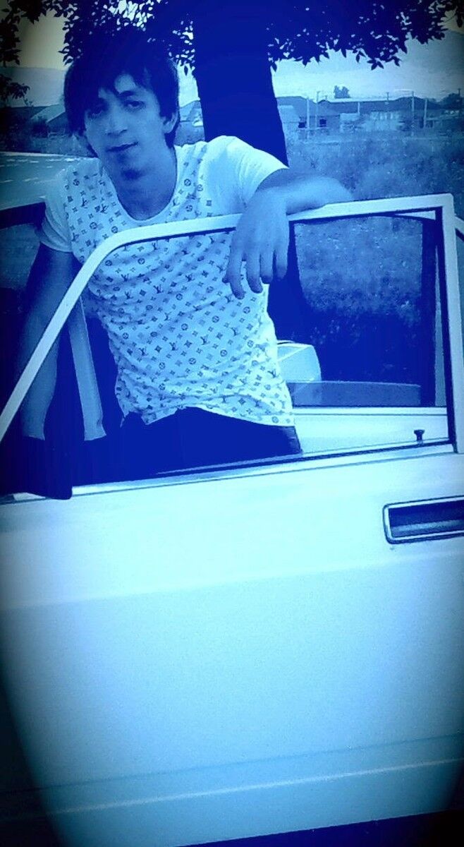  9817134  Kerim, 30 ,    