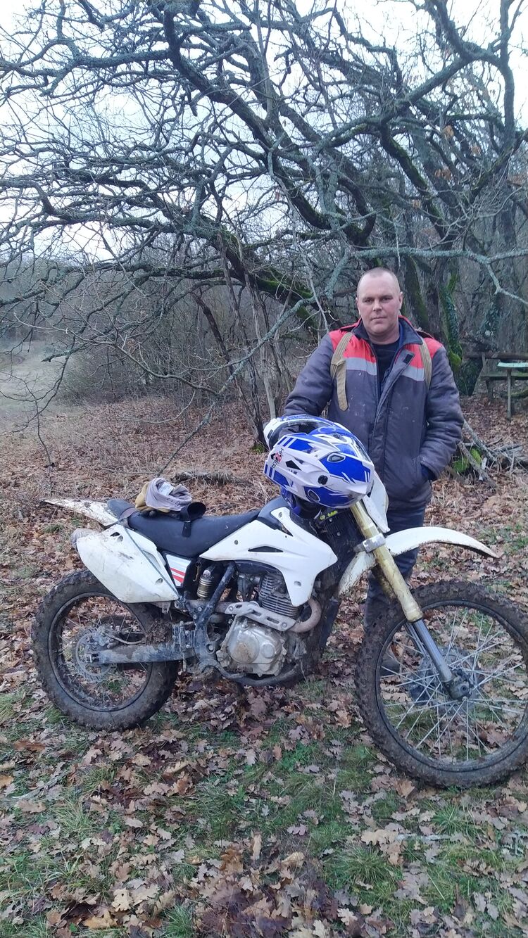  28109374  Denis, 43 ,    