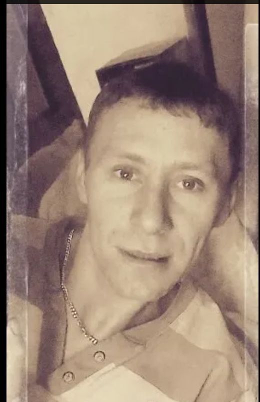  ,   Denis, 37 ,   ,   