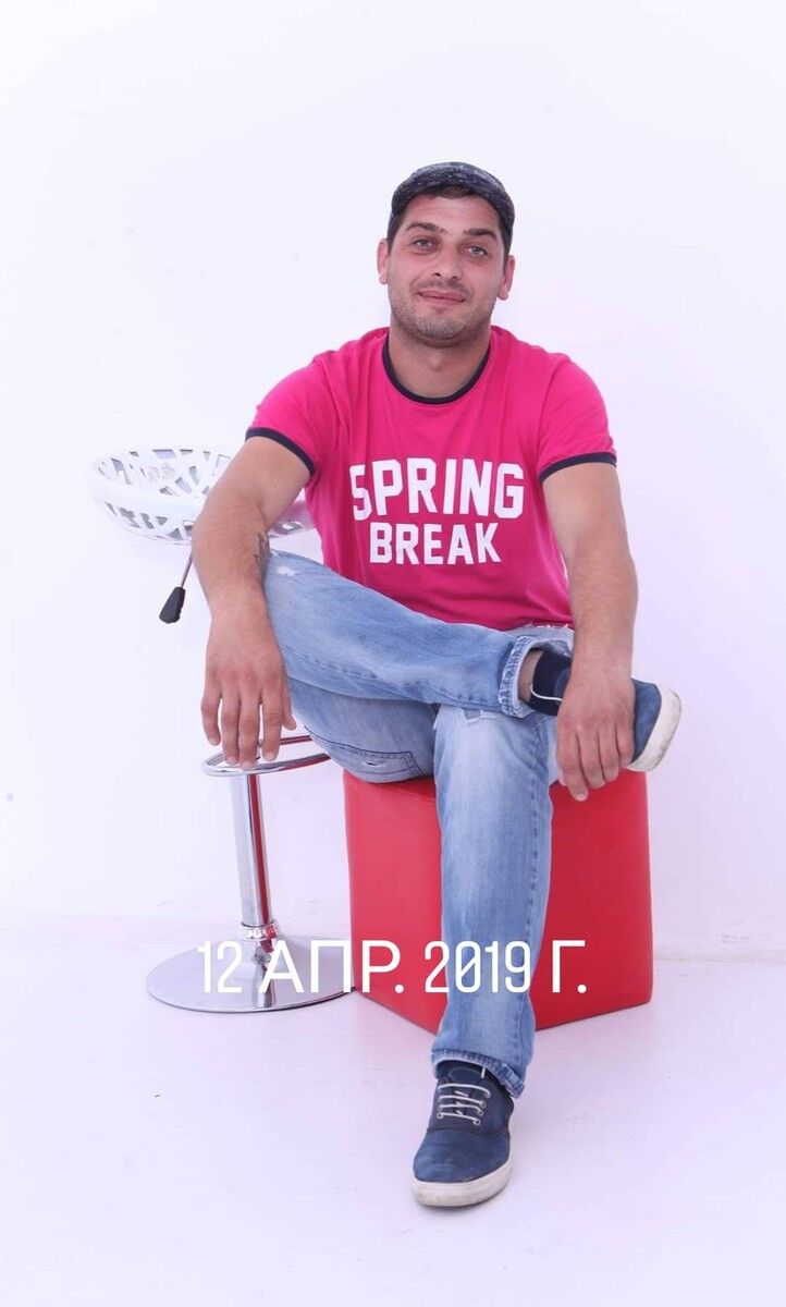  17708304  Irakli, 42 ,    