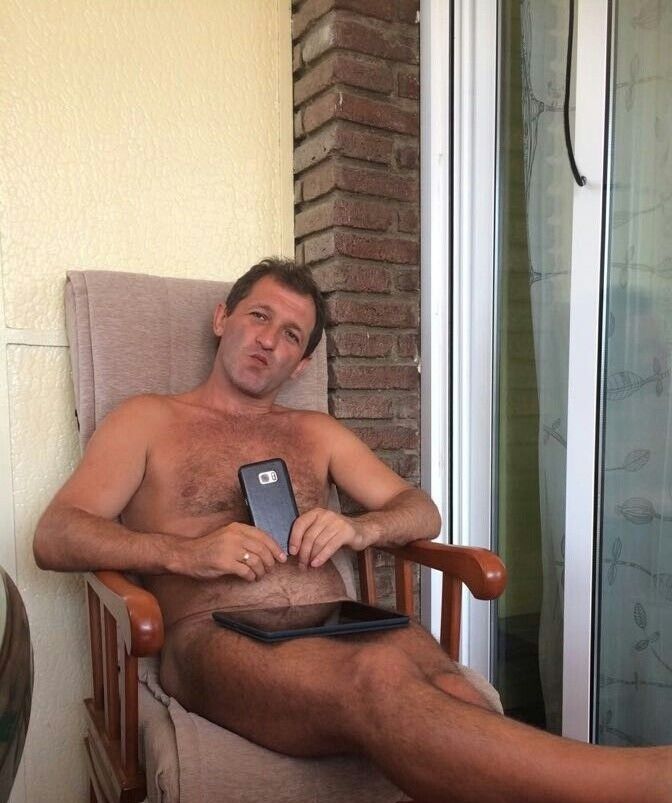  Castelldefels,   Oleg, 44 ,   ,   , c 