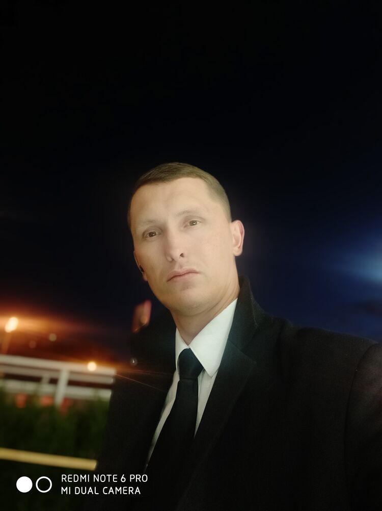  ,   Artem, 36 ,   , 