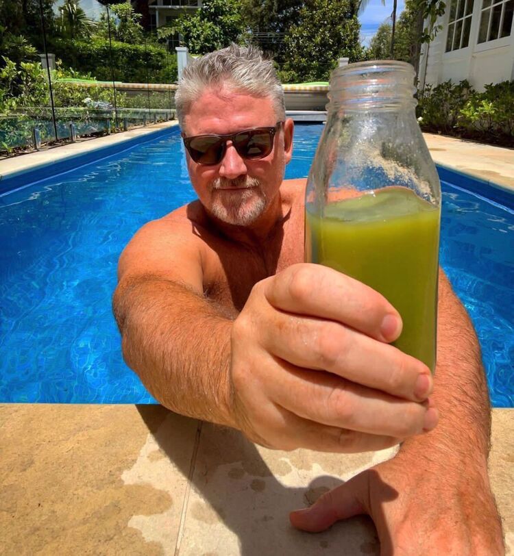  24149304  Joealexander, 55 ,    Bairiki