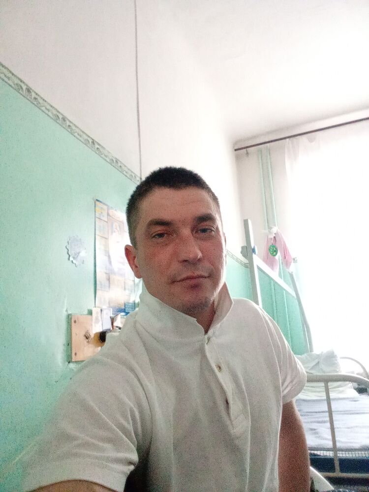  41162624  Alexander, 34 ,    