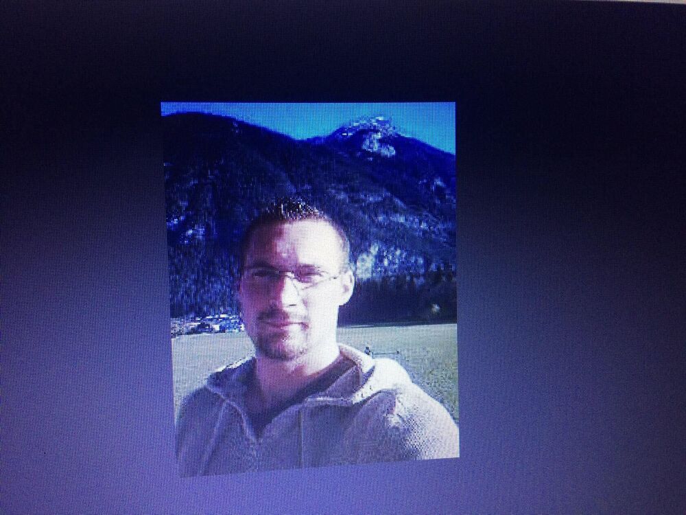  32198234  Artur, 56 ,    